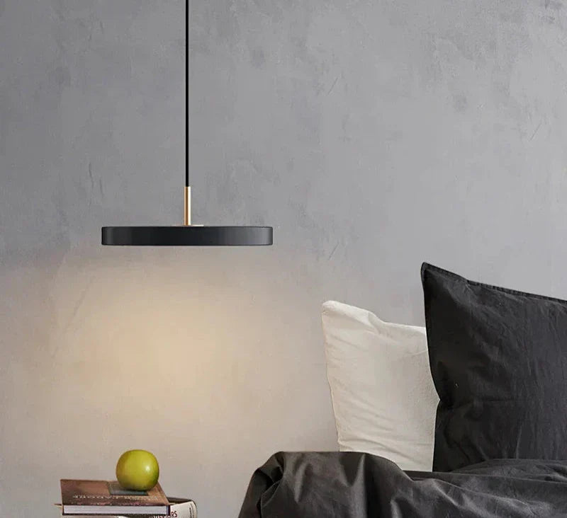 Moderní lampa UFO s kovovou povrchovou úpravou 2