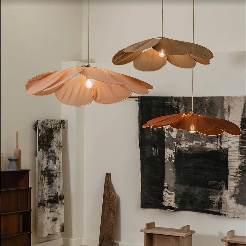 Moderní závěsná lampa ve tvaru květiny 1