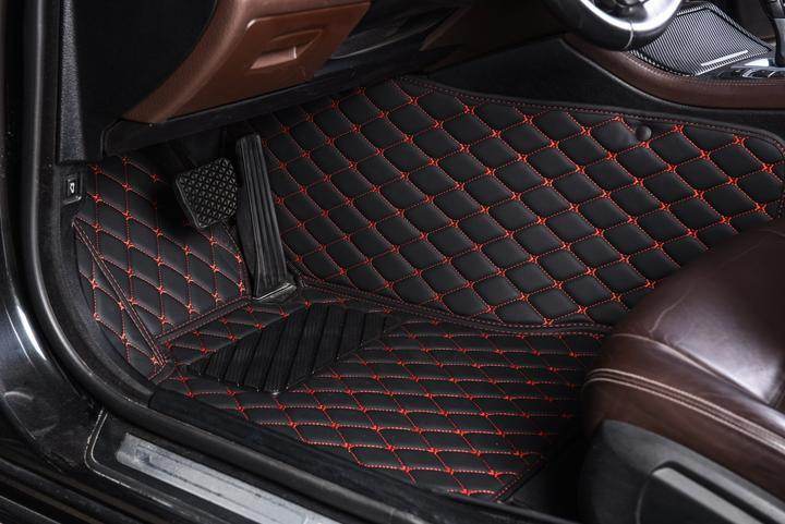Na míru vyrobené nepromokavé autokoberce z černé PU kůže s elegantním červeným prošíváním pro perfektní padnutí 1