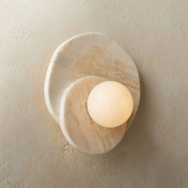 Nástěnná lampa s kulovým difuzorem a travertinovým designem, moderní osvětlení pro stylové inter 2