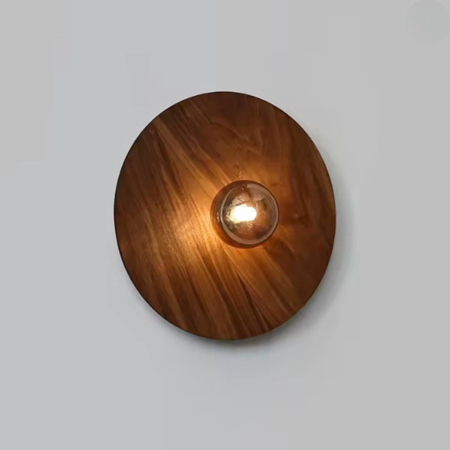 Nástěnná lampa s opálovým sklem a dřevěnou základnou, ideální pro moderní ložnice 6