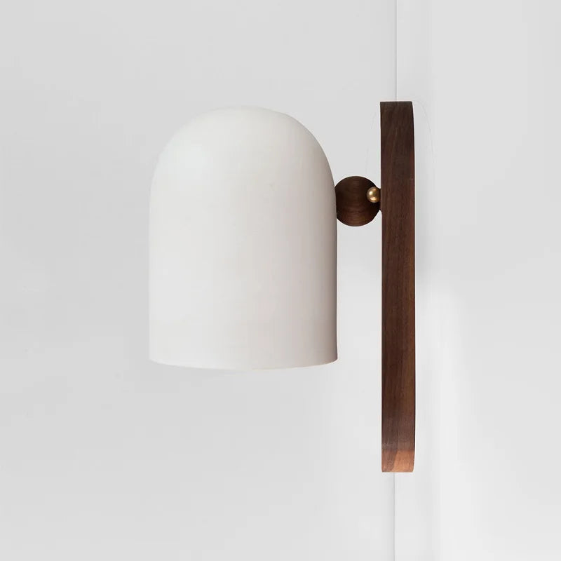 Nástěnná lampa z ořechového dřeva ve stylu wabi-sabi pro útulný interiér 8