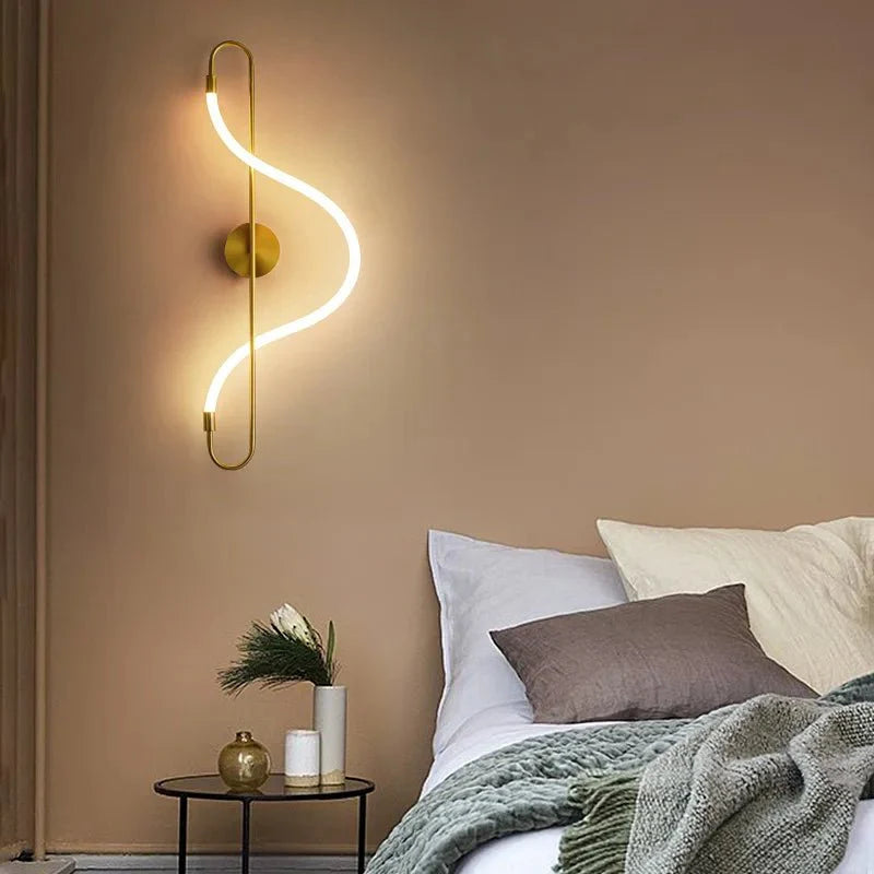 Nástěnné svítidlo LED s oválnou zadní deskou, minimalistický design, bílá barva,  3
