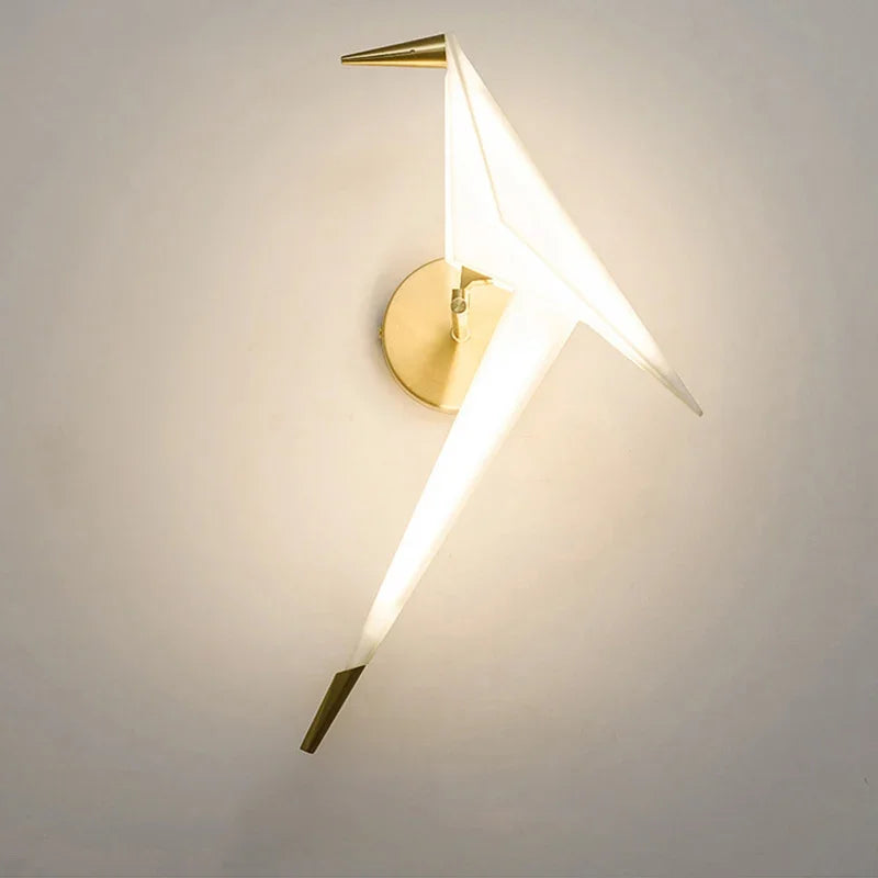 Neobvyklá nástěnná lampa s motivem kohoutku a papíru 0