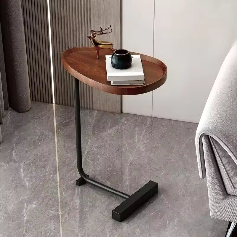 Odkládací stolek ve tvaru C s moderním skandinávským designem, černý kov a dřevo 6