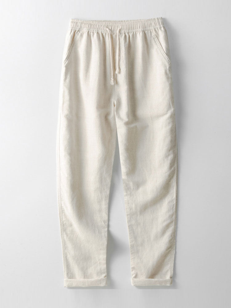 Outfit ze směsi lnu s košilí na knoflíky a rovnými kalhotami – pohodlné letní oblečení pro neformální nebo poloformální nošení 4