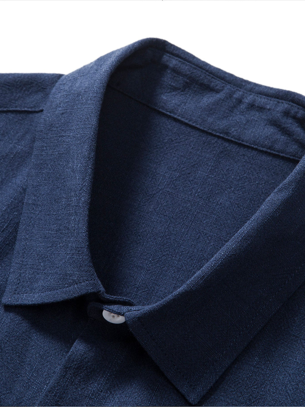 Outfit ze směsi lnu s košilí na knoflíky a rovnými kalhotami – pohodlné letní oblečení pro neformální nebo poloformální nošení 5