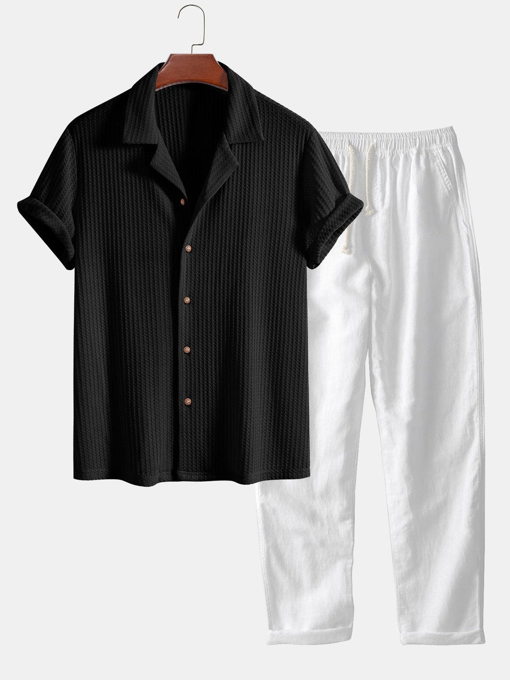 Pánský outfit s pletenou vaflovou košilí a lněnými kalhotami – ležérní letní styl pro muže 2