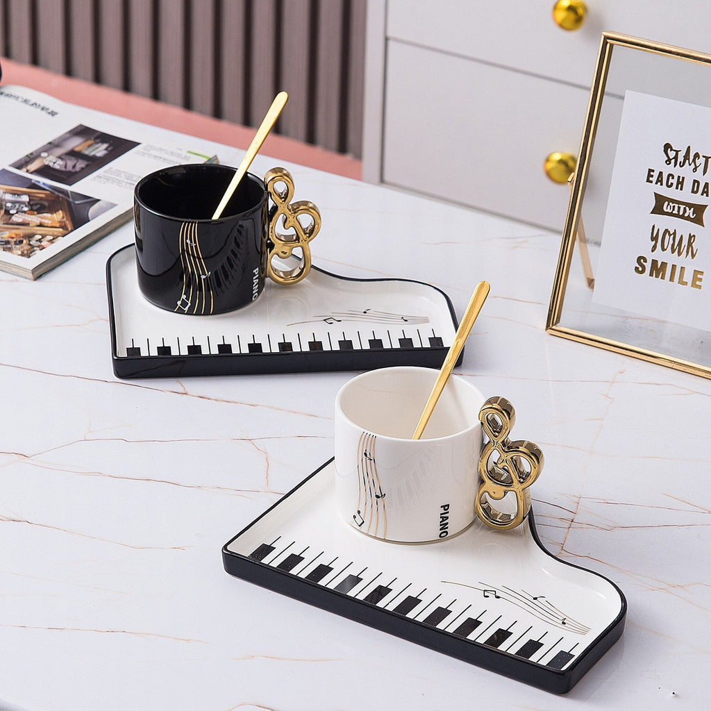 Pianissimo of taste – elegantní sada šálků a podnosů pro milovníky hudby 2