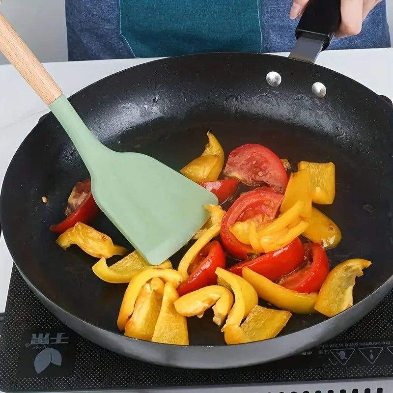 Silikonová sada kuchyňského náčiní 12ks s dřevěnými držadly, tepelně odolná 2