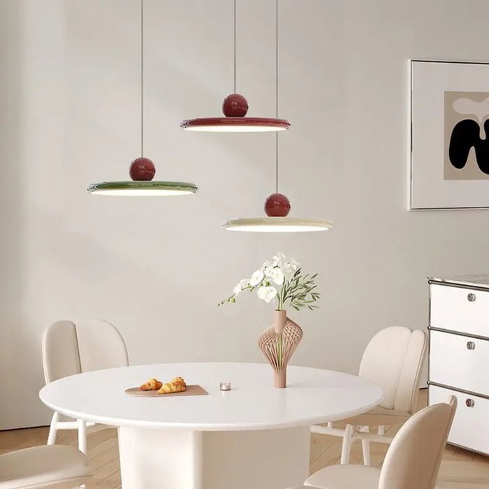 Skleněná lampa Bauhaus ve skandinávské jednoduchosti a eleganci 3