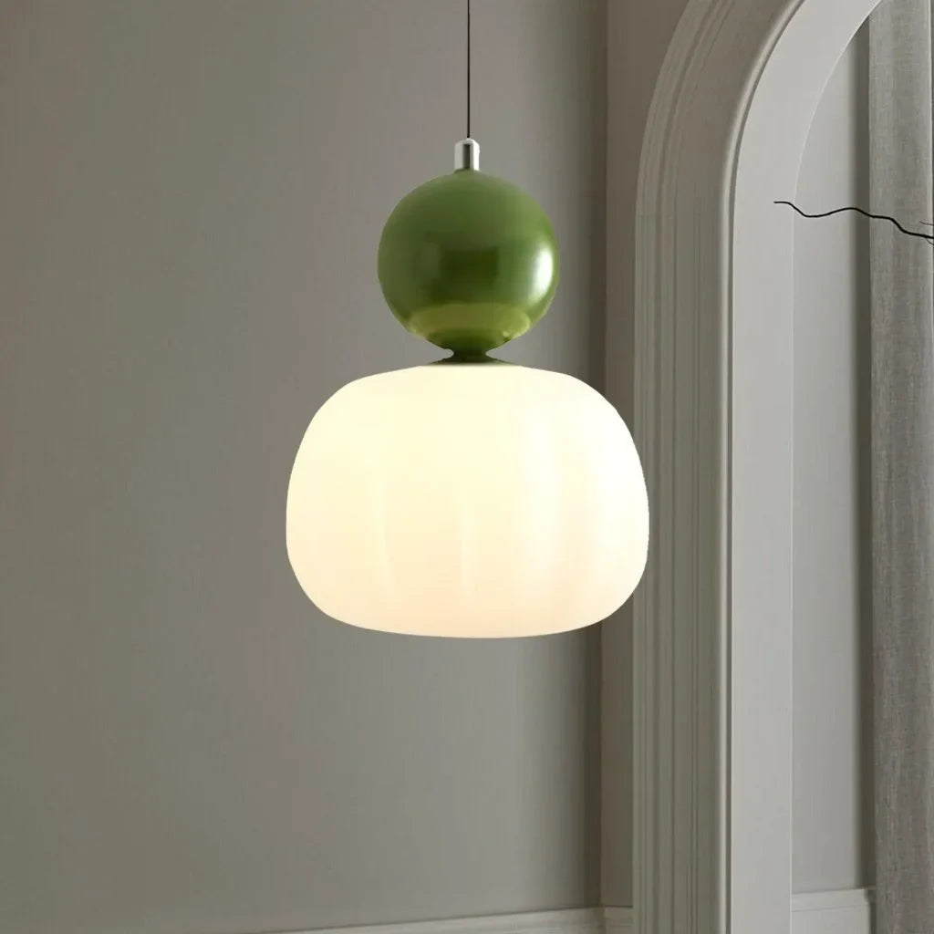 Skleněný přívěsek s nádechem zlatého luxusu 9