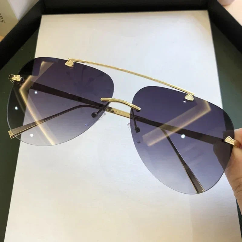 Sluneční brýle aviator bez obrouček, unisex model v černé a hnědé barvě, s gradientními 0