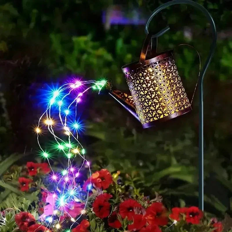 Solární závěsná lampa s vodotěsnou konstrukcí a retro kovovým designem, ideální pro LED osvětlení 7