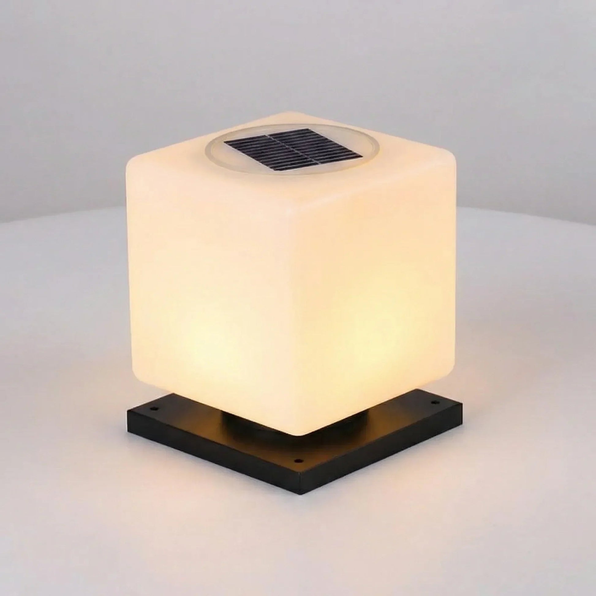 Solární venkovní lampa s kovovou konstrukcí – minimalistická skandinávská lampa do domácnosti, 10 cm x 10 cm 0