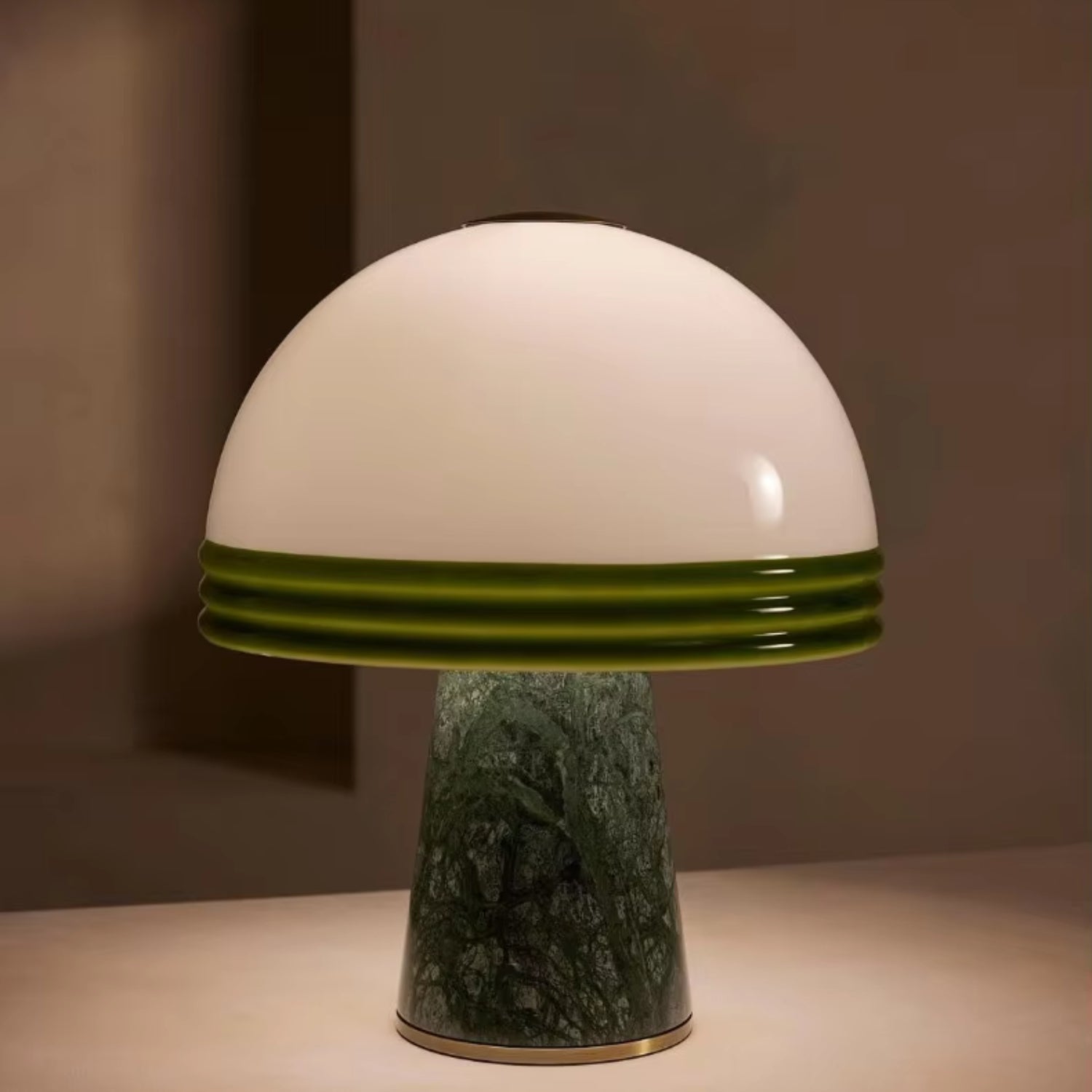 Stolní lampa s LED světlem a zeleným mramorem, moderní sochařský design, ideální na noční stole 1