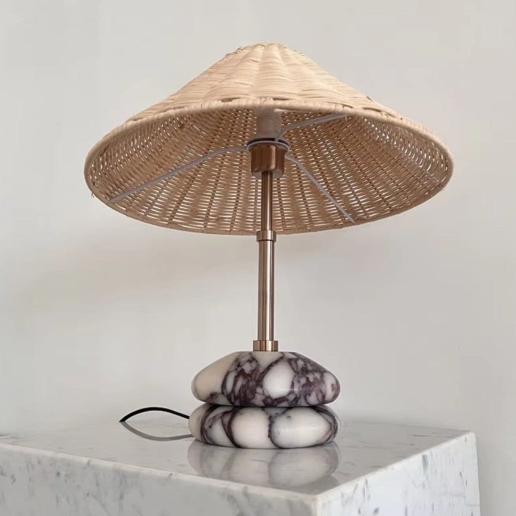 Stolní lampa s ratanovým stínidlem a mramorovou základnou, moderní design ideální pro noční stole 3