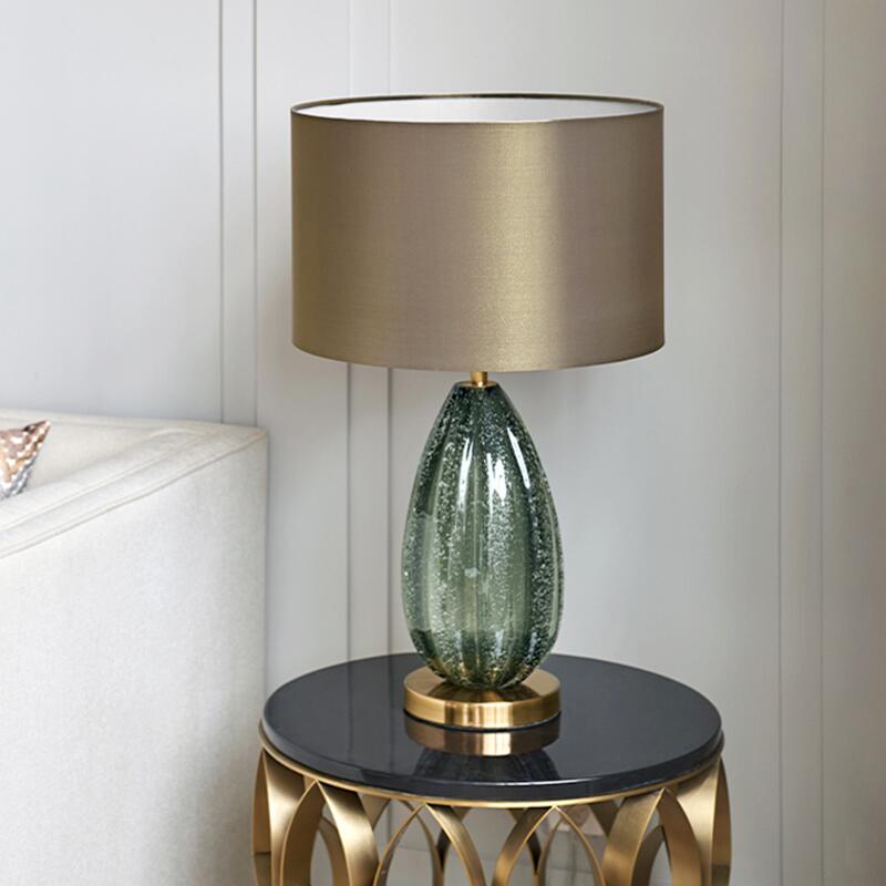 Stolní Lampa se Skleněnou Základnou a Látkovým Stínidlem – Skandinávský Design pro Noční Stolek, Teplé Bílé Světlo 3