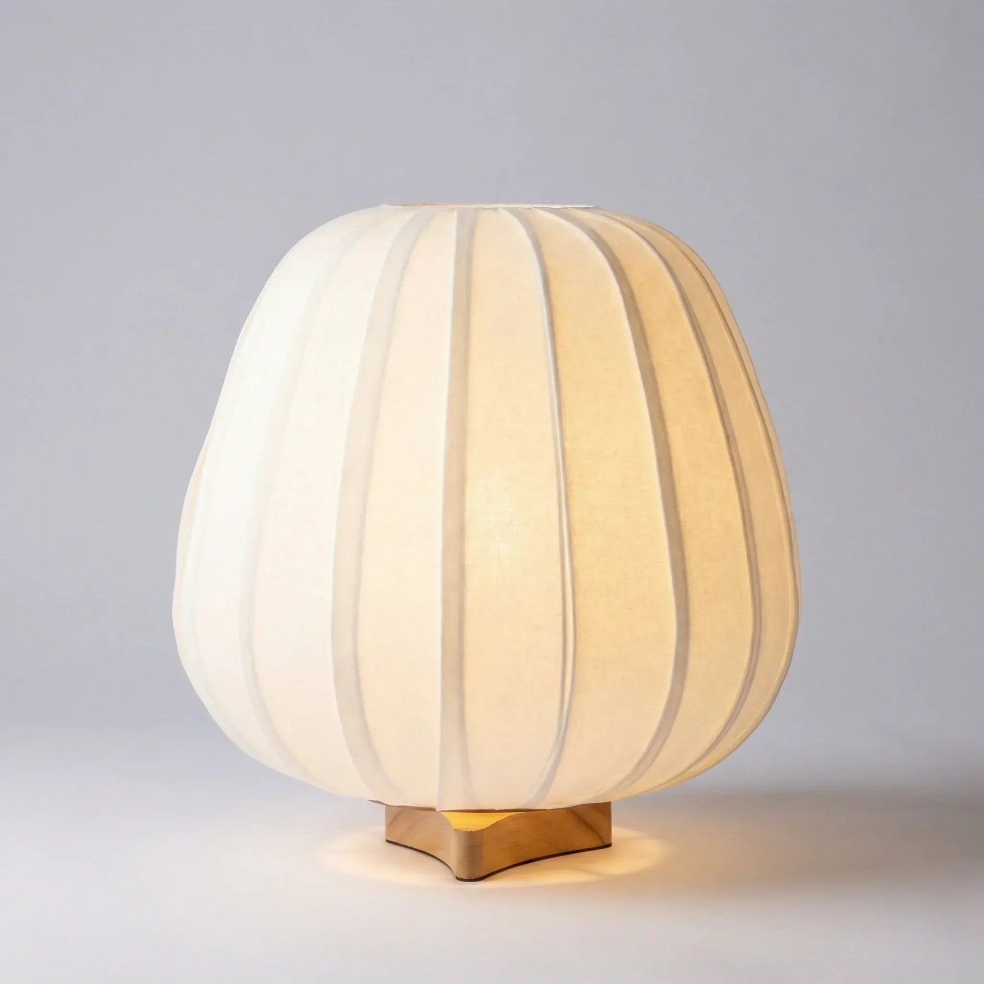 Stolní lampa s látkovým stínidlem a bambusovou základnou – minimalistická černá lampa do obývacího pokoje 30 cm 0