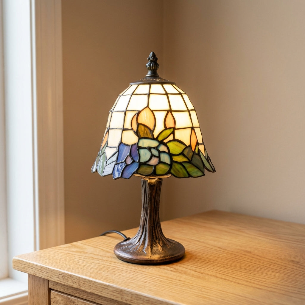 Stolní lampa z vitrážového skla s LED osvětlením, stínidlem a podstavcem z kartáčovaného niklu – moderní design do obývacího pokoje 0