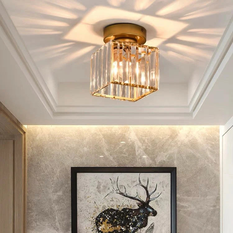 Stropní svítidlo s křišťálovým krytem a mosazným rámem, moderní čtvercový design 7
