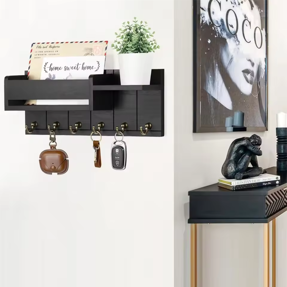 Stylový nástěnný organizér z masivního dřeva s háčky a policemi na klíče a doplňky 1