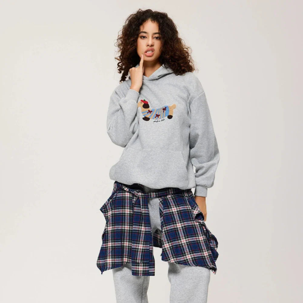 Teplá mikina s kapucí z bavlněné směsi s vyšívaným jezevčíkem pro pohodlí na podzim. 3