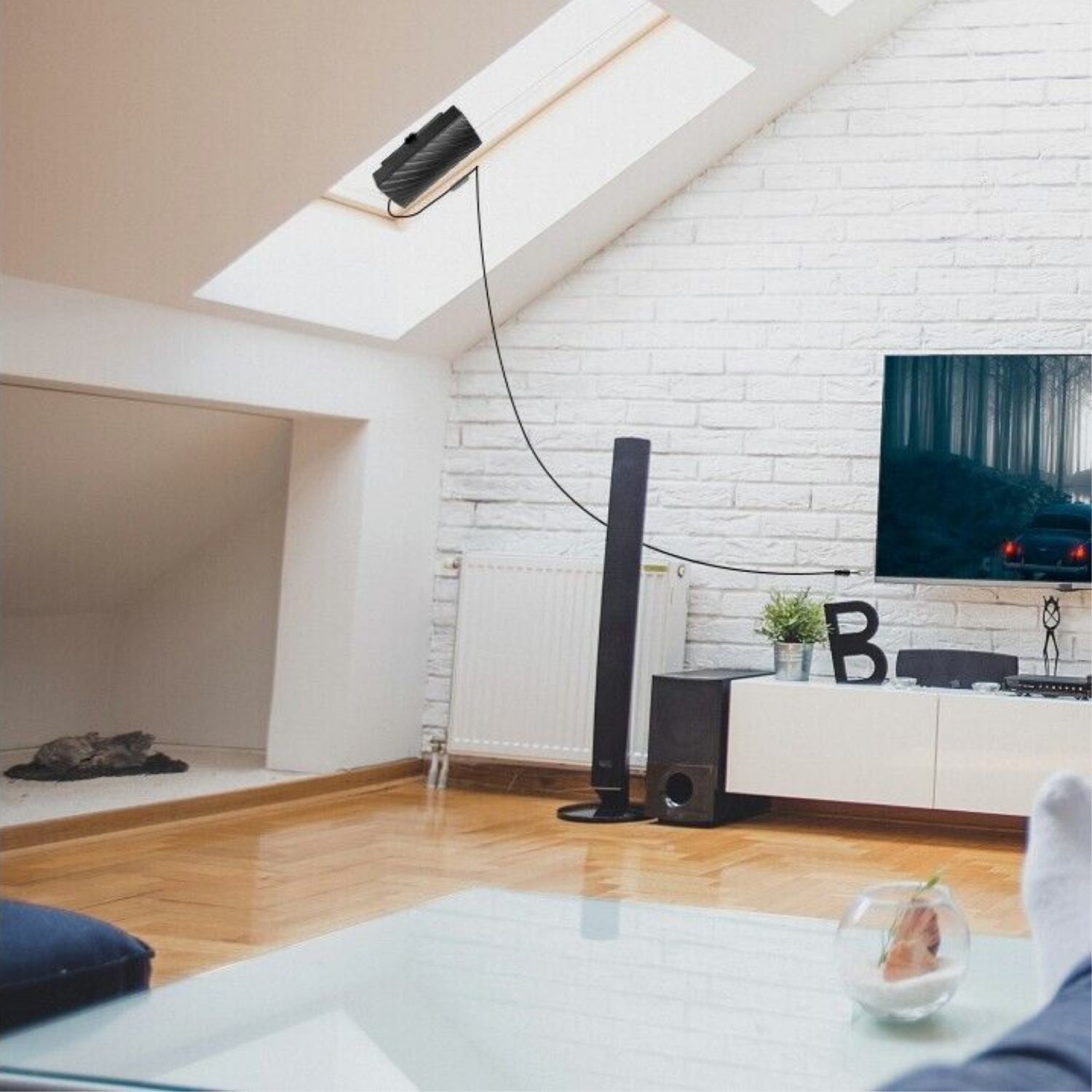 Vnitřní HDTV anténa s HD příjmem, kompaktním designem a snadnou instalací pro kvalitní televizní sign 3