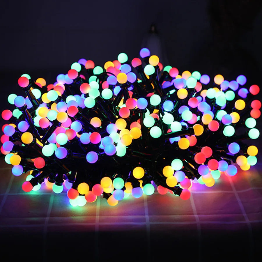 Voděodolné LED světelné řetězy do zahrady a na terasu – AquaGlow 2