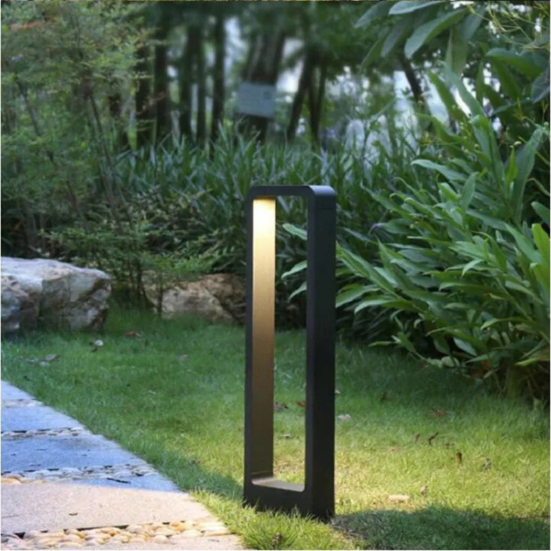 Vysoce kvalitní zahradní lampa s odolným držákem pro venkovní použití 2