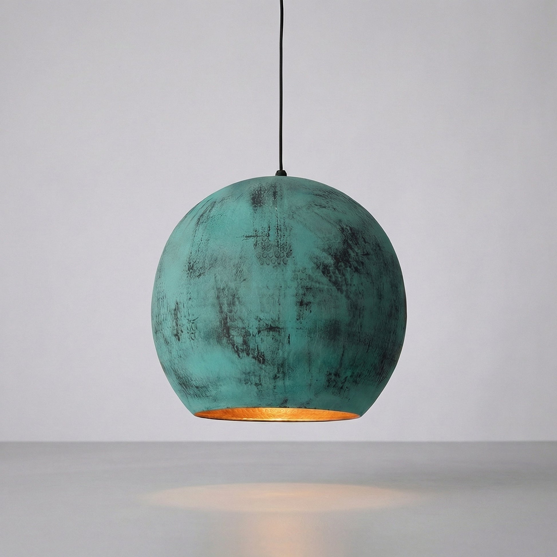 Závěsná lampa s oxidovanou patinou, ručně kovaná, tyrkysová – stylová lampa do obývacího pokoje, 25–55 cm 0
