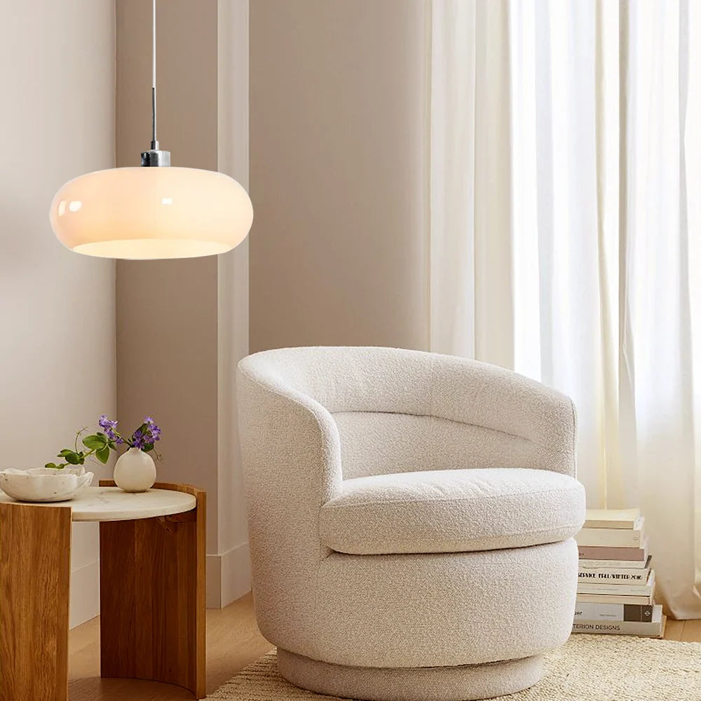 Závěsné svítidlo skleněné s minimalistickým designem v Bauhaus stylu, ideální pro moderní 5