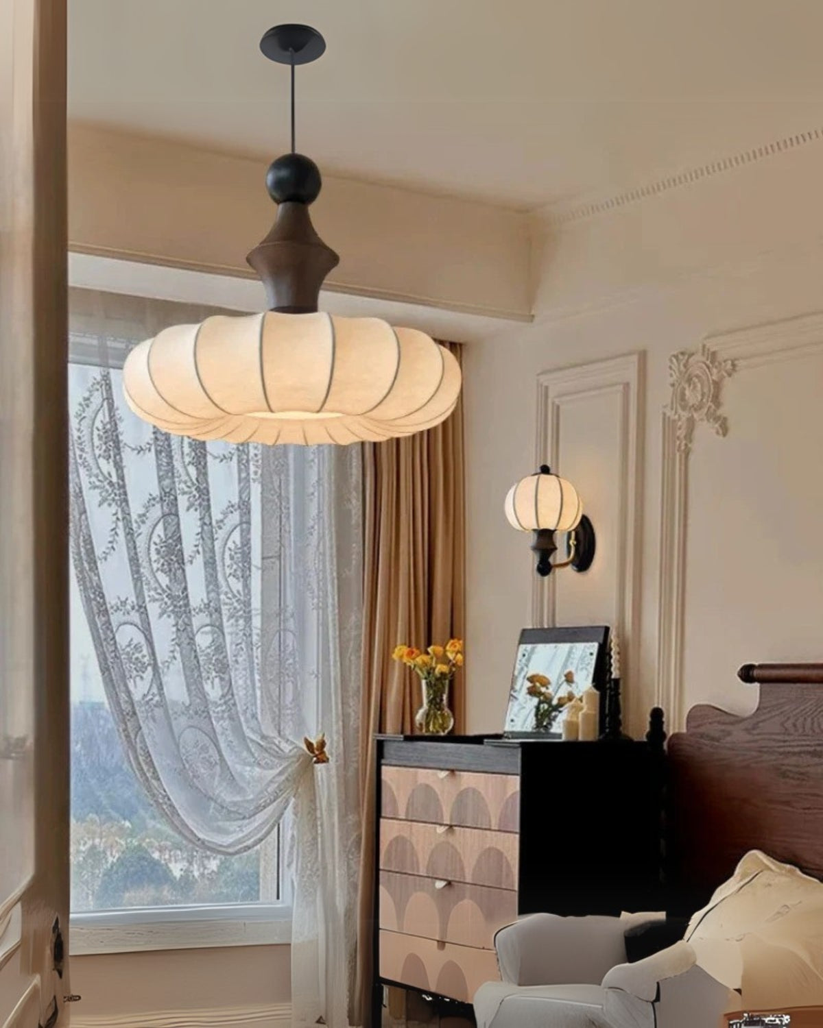 Závěsné svítidlo s kokonovým stínidlem a žebrovanou strukturou v moderním designu, 6