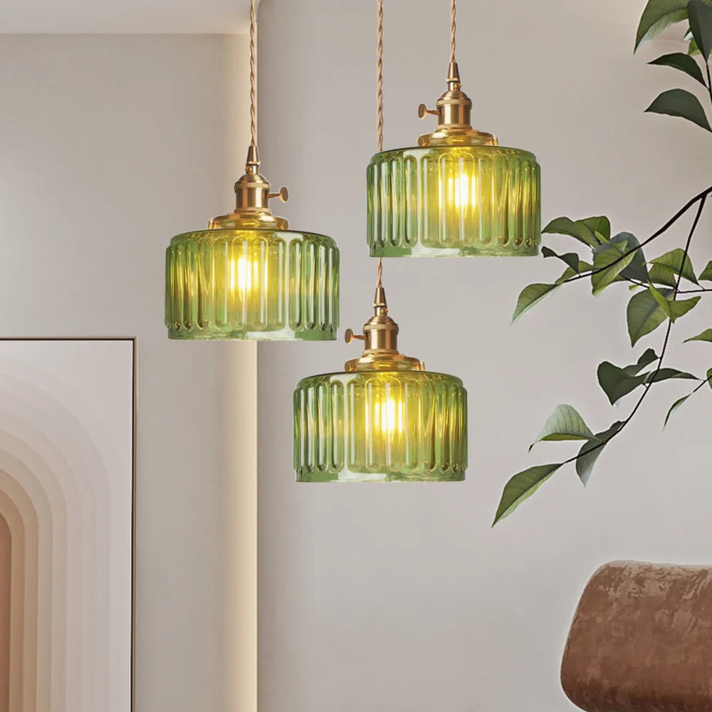Závěsné svítidlo se skleněným stínidlem a nastavitelným zavěšením v vintage design 1